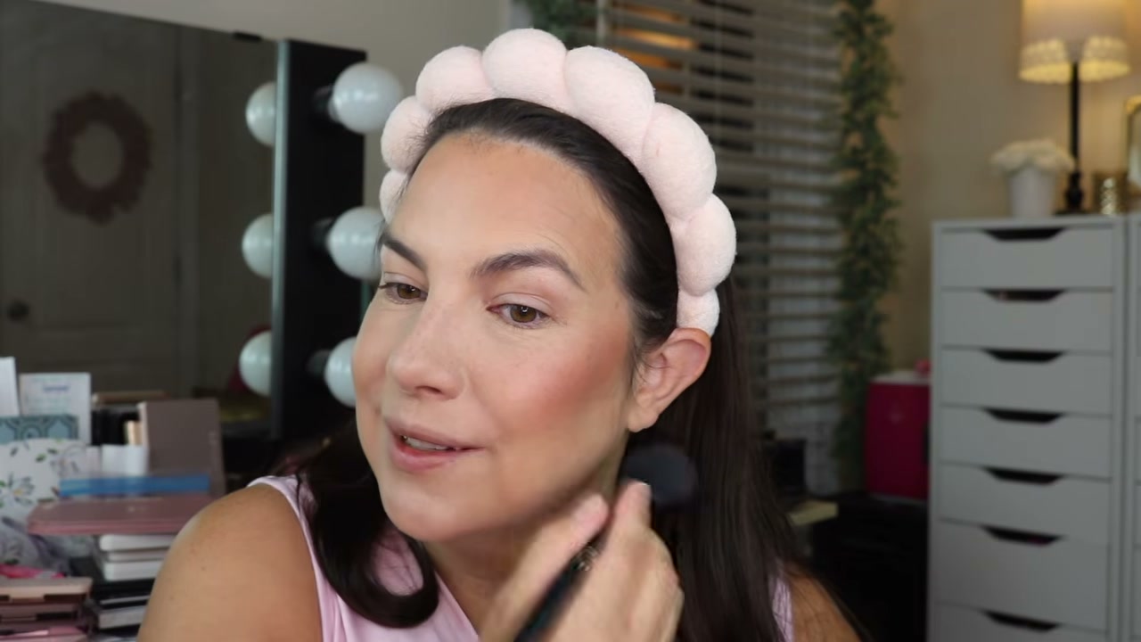 @emilynoel83 reviewing Essence Soft Baked Blush at 09:48 in a YouTube Shorts video