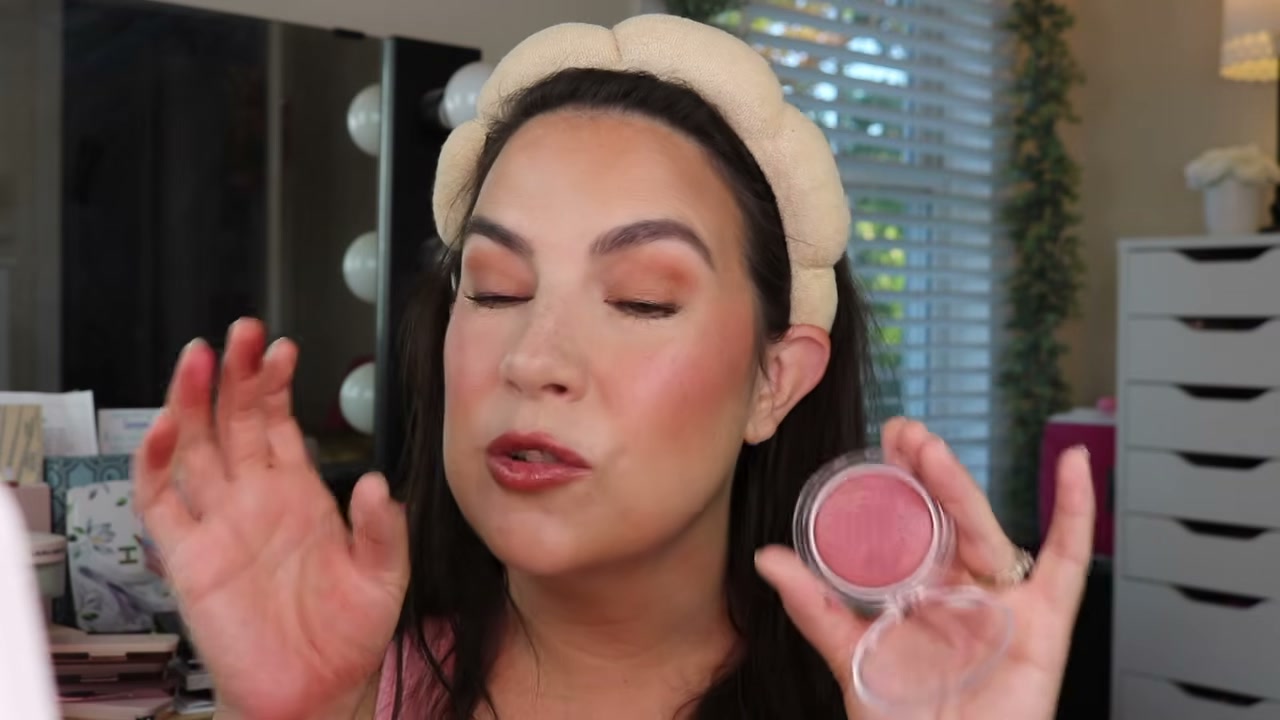 @emilynoel83 reviewing Essence Soft Baked Blush at 09:40 in a YouTube Shorts video