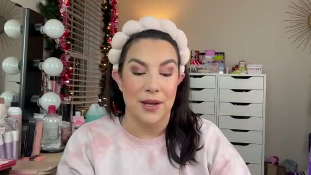 @emilynoel83 reviewing Good Molecules Niacinamide Serum at 04:22 in a YouTube Shorts video