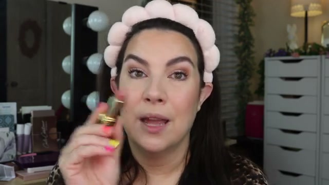 emilynoel83 mentioning L'Oréal Colour Riche Lipstick at 05:16 in their YouTube video