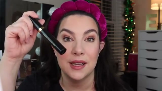 @emilynoel83 reviewing Laura Geller Kajal Longwear Mascara at 09:20 in a YouTube Shorts video