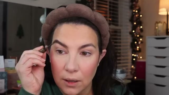 @emilynoel83 reviewing Maybelline Brow Fast Sculpt (express Brow) at 08:21 in a YouTube Shorts video