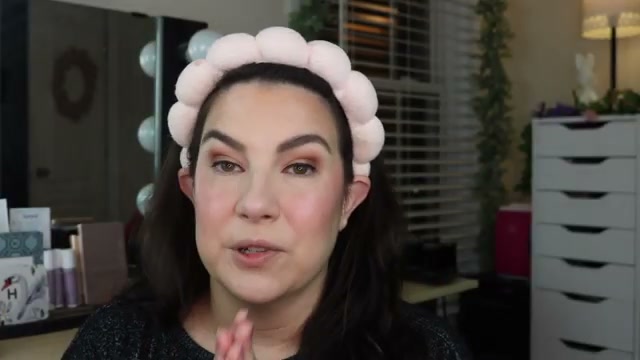 @emilynoel83 reviewing Milani Stay Put Tank Liner Pen at 21:02 in a YouTube Shorts video