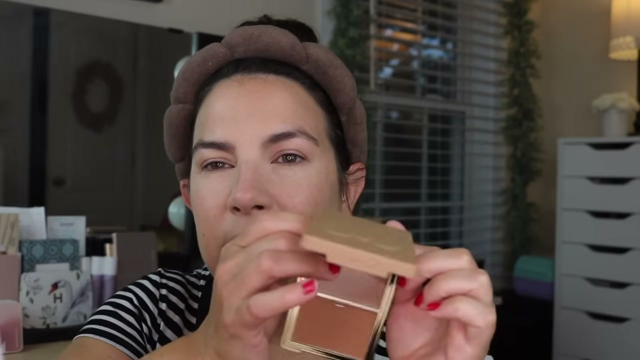 @emilynoel83 reviewing Morphe Cheek Thrills Bronze & Tone Duo at 05:17 in a YouTube Shorts video
