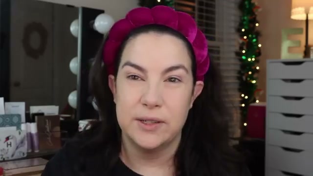 @emilynoel83 reviewing Morphe M536 Under Eye Bullet Powder Brush at 06:38 in a YouTube Shorts video