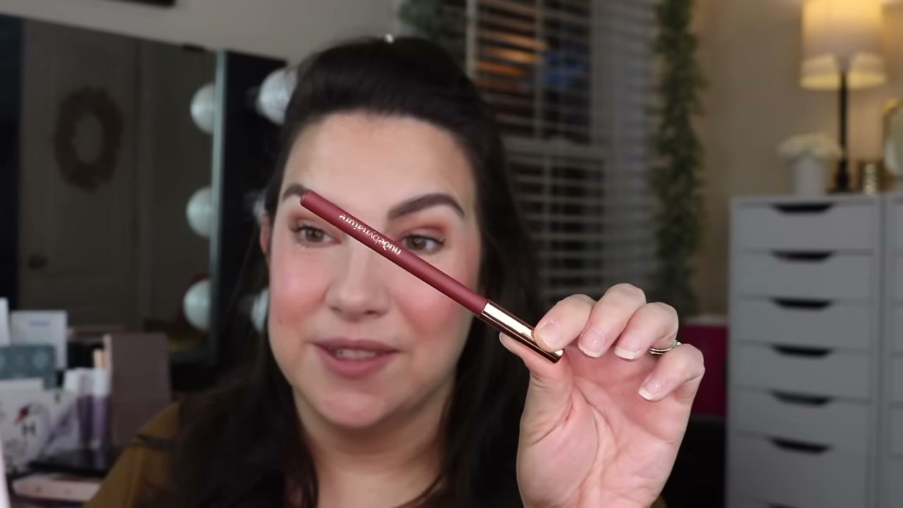 Defining Lip Pencil