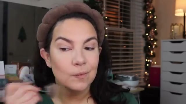 @emilynoel83 reviewing Pretty Smart All in One Face Palette at 06:57 in a YouTube Shorts video