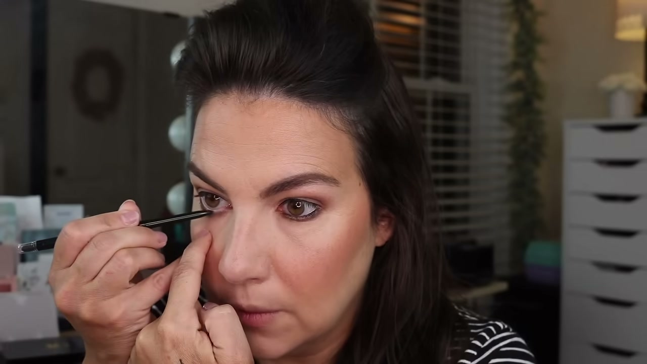 @emilynoel83 reviewing Revlon Colorstay Eyeliner at 08:38 in a YouTube Shorts video