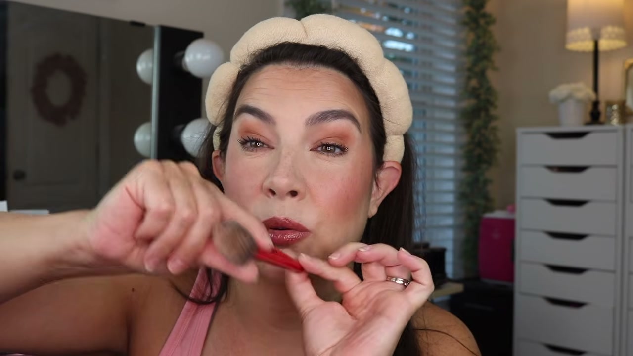 @emilynoel83 reviewing Sephora Collection 56 Brush at 01:51 in a YouTube Shorts video