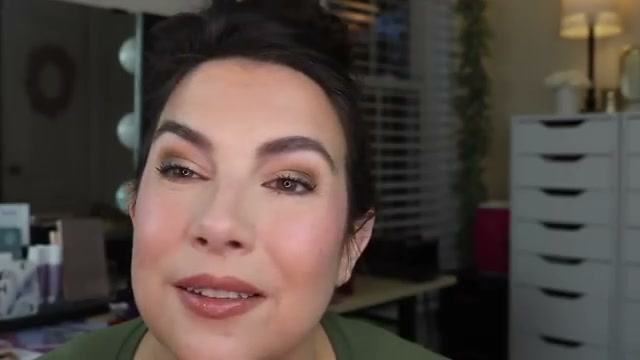 @emilynoel83 reviewing theBalm Fun Guy Eyeshadow Palette at 17:31 in a YouTube Shorts video