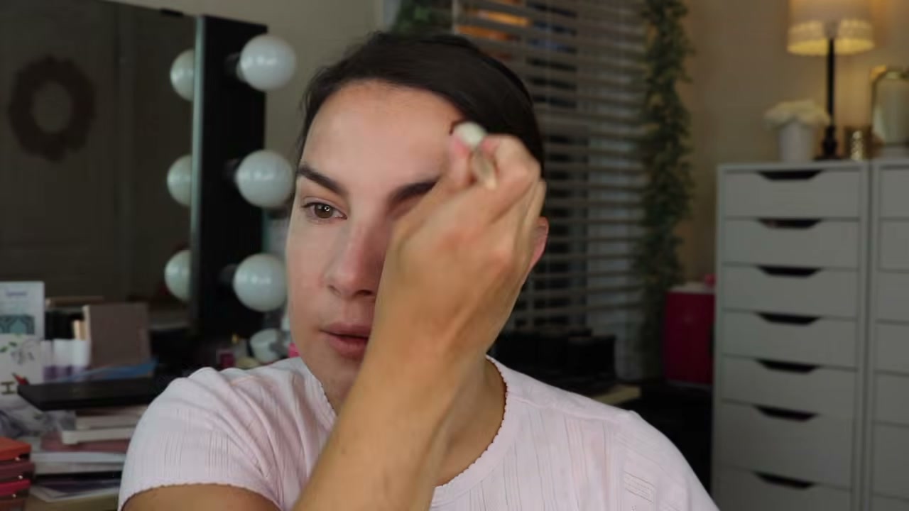 @emilynoel83 reviewing Walmart Angled Brush at 08:20 in a YouTube Shorts video