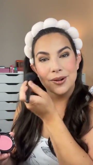 MegaGlo Highlighting Powder