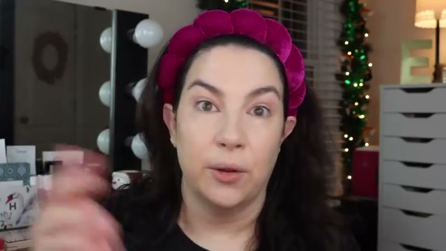 @emilynoel83 reviewing Wet n Wild Photo Focus Loose Powder at 06:03 in a YouTube Shorts video