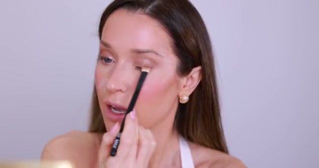LES PINCEAUX DE CHANEL Retractable Dual-Ended Eye-Contouring Brush N°201