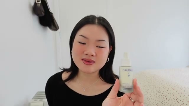 @estherdaze reviewing Caudalie Vinoperfect Radiance Serum at 08:17 in a YouTube Shorts video