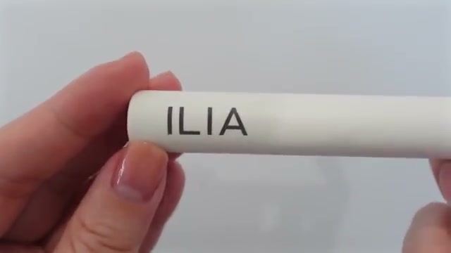 @estherdaze reviewing ILIA Limitless Lash Mascara at 04:20 in a YouTube Shorts video