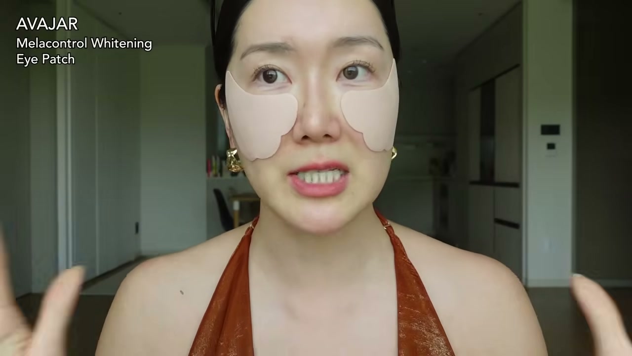 @euniunni reviewing AVAJAR Melcontrol Whitening Eye Patch at 04:03 in a YouTube Shorts video