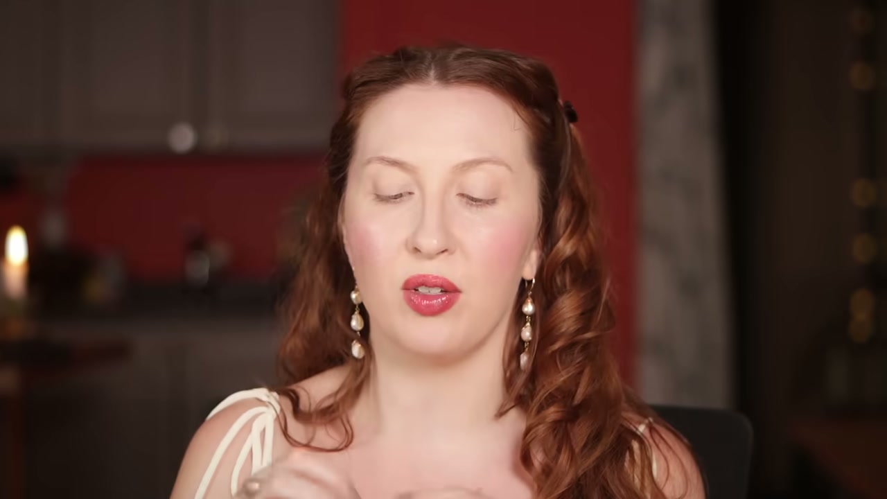@evangelinemolly reviewing Typology Tinted Brow Gel at 07:29 in a YouTube Shorts video