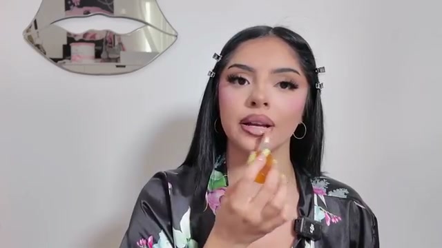 _evess mentioning NYX Duck Plump Gloss at 20:11 in their YouTube video