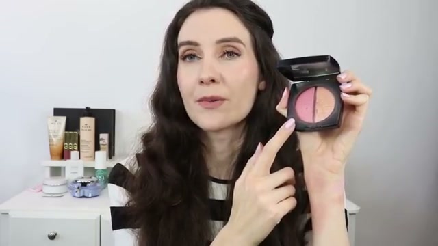 LES BEIGES Sheer Healthy Glow Highlighting Fluid