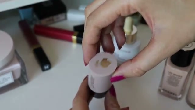 @frenchforaday reviewing Lancôme Teint Idole Ultra Wear Shape Stick at 22:12 in a YouTube Shorts video