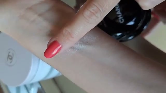 All Hours Hyper Luminize Powder Highlighter
