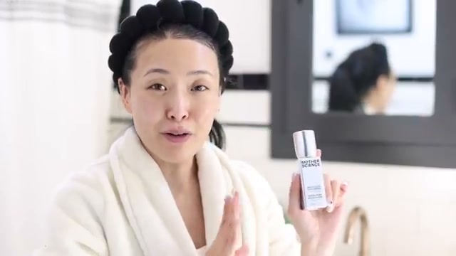 @frmheadtotoe reviewing Mother Science Molecular Hero Serum at 08:13 in a YouTube Shorts video