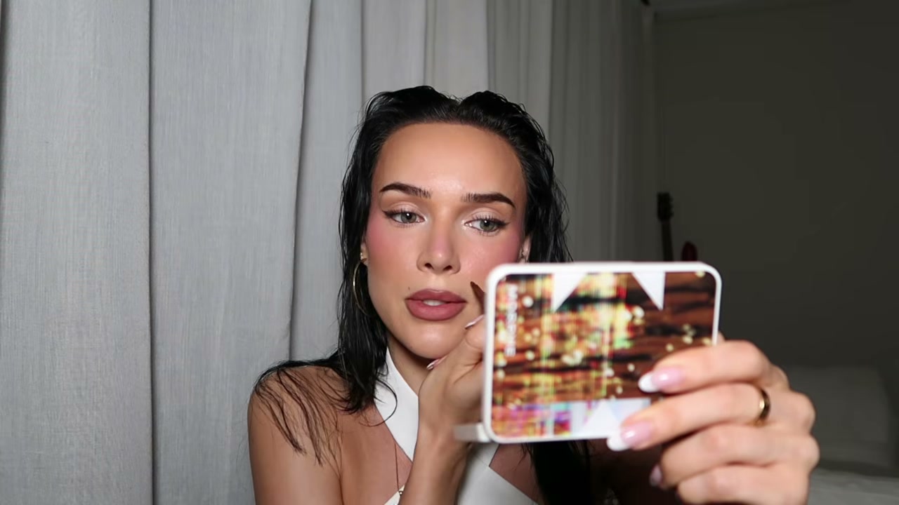@genelle reviewing L'Oreal Paris Infallible 3 Second Setting Mist at 11:14 in a YouTube Shorts video