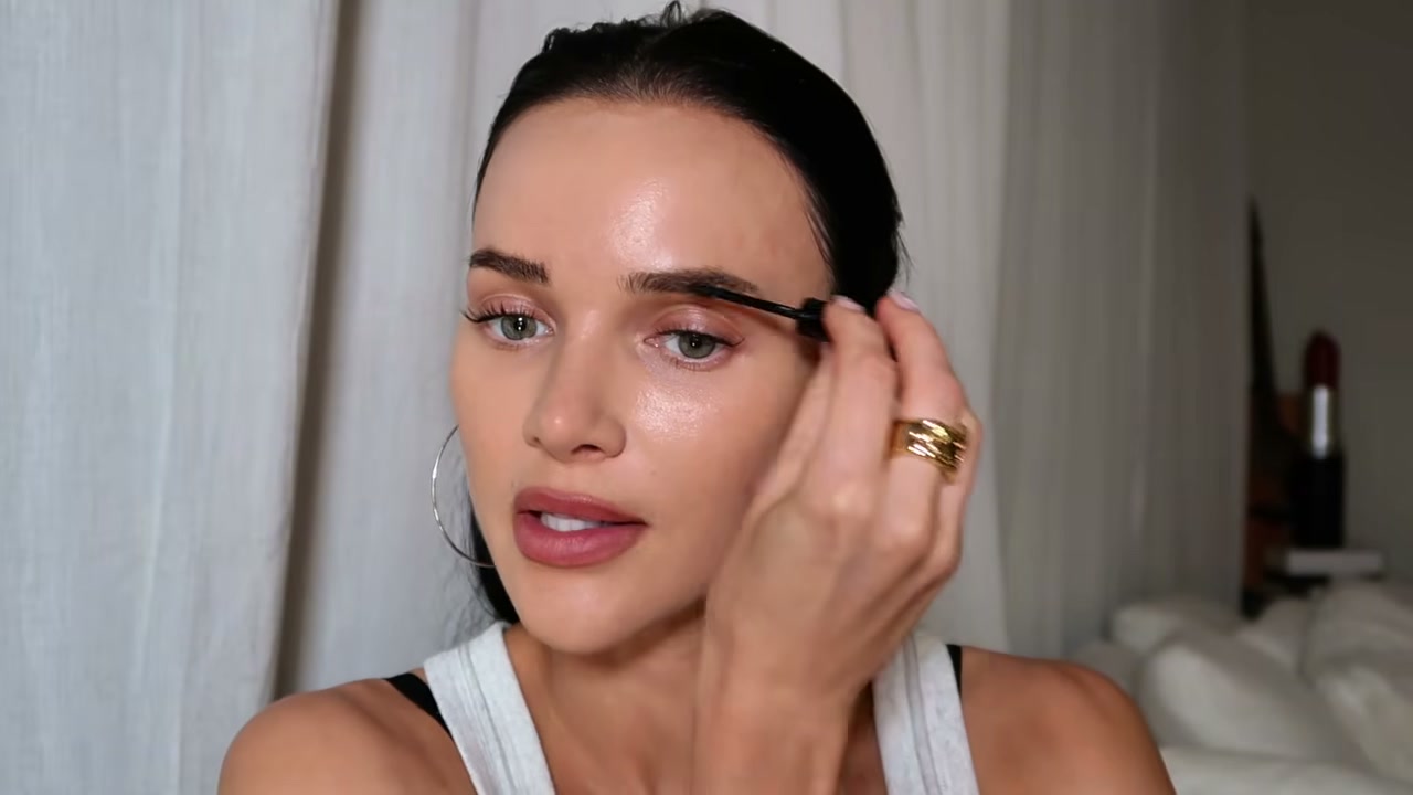 The Brow Glue Instant Brow Styler