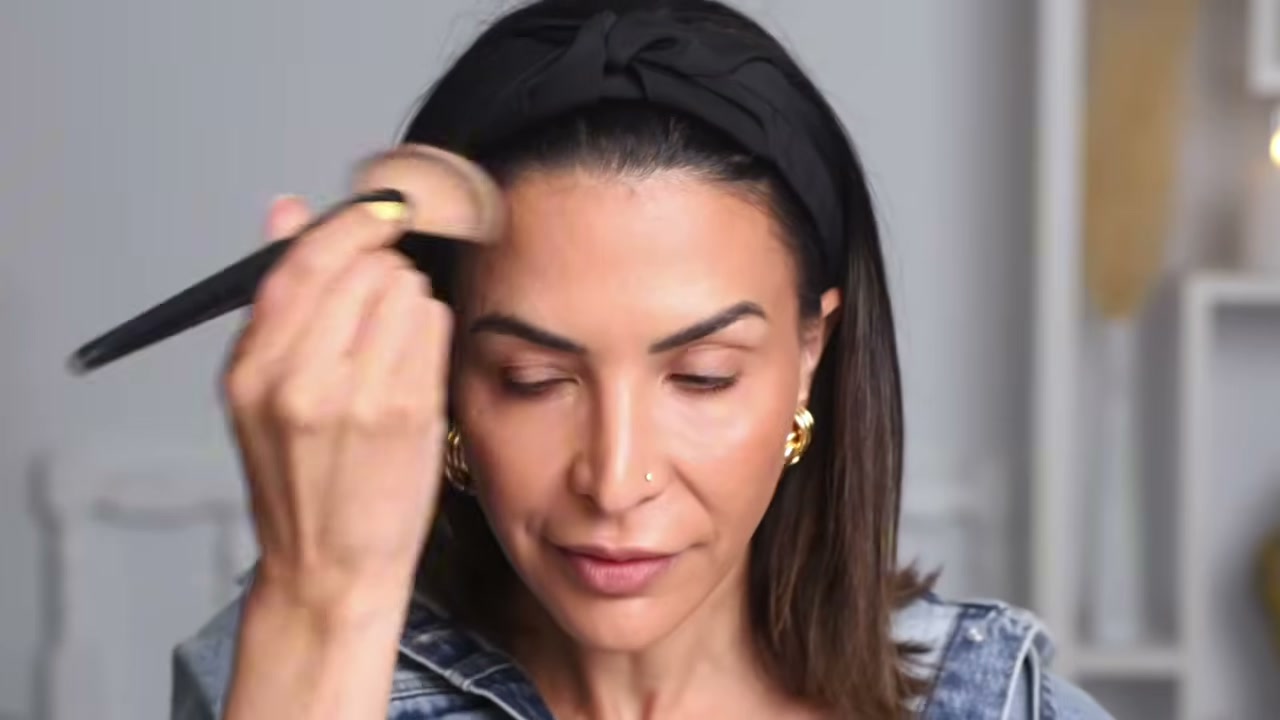 @glamgirlgabi reviewing e.l.f. Cosmetics Soft Glam Cream Bronzer at 12:08 in a YouTube Shorts video