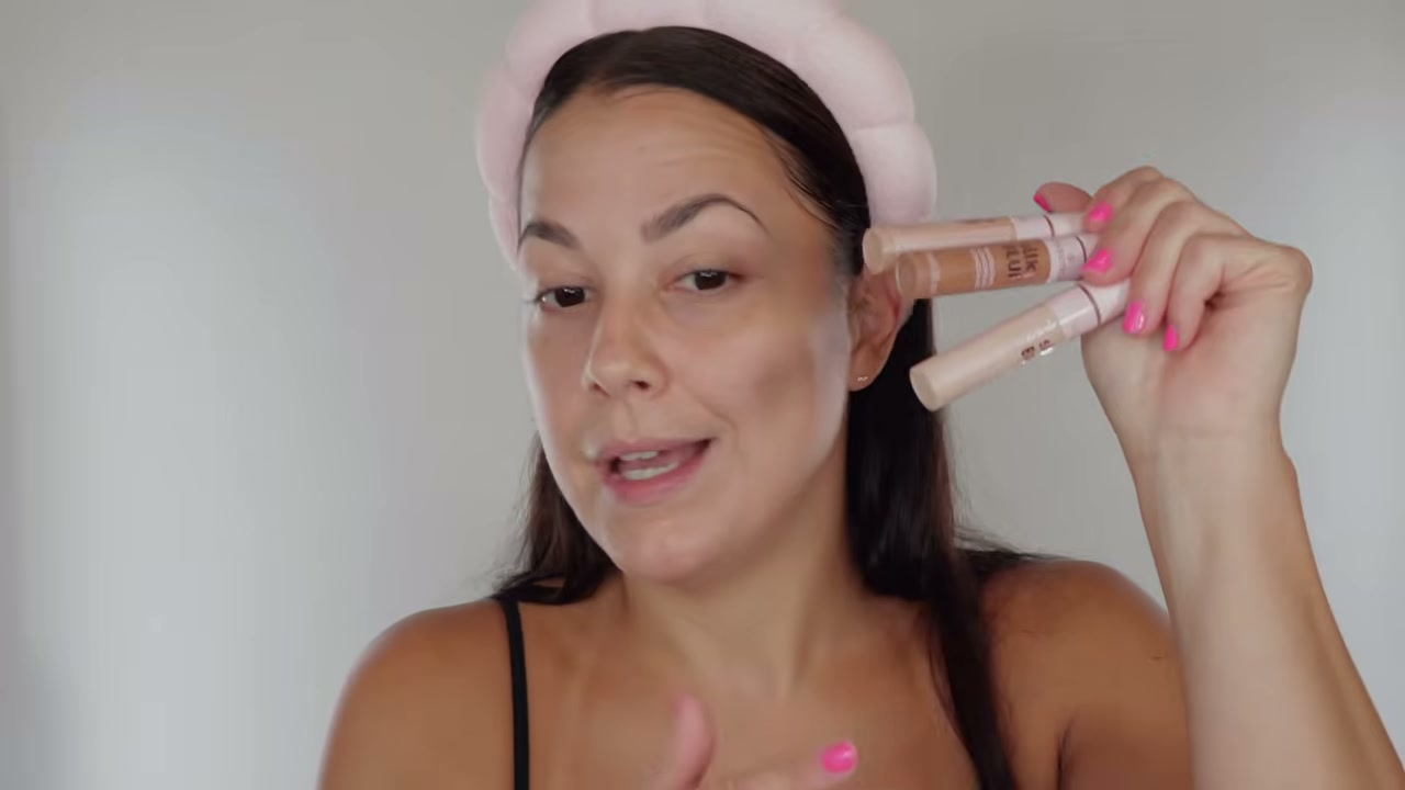 @glamourbylexi reviewing Essence Silky Blur Concealer at 05:39 in a YouTube Shorts video
