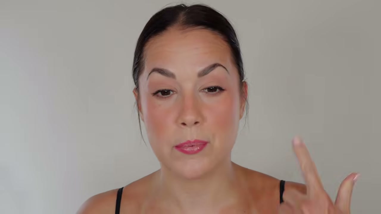 @glamourbylexi reviewing Morphe Cheek Thrills Blush Palette at 19:06 in a YouTube Shorts video