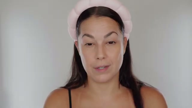@glamourbylexi reviewing Physicians Formula Sun Tint Blush at 08:14 in a YouTube Shorts video