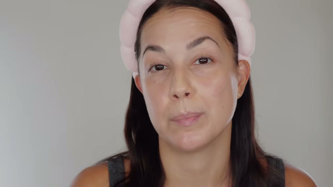 @glamourbylexi reviewing TFIT Pro Cover Concealer at 01:22 in a YouTube Shorts video