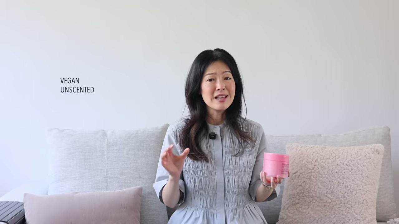 @gothamista reviewing Anua Niacinamide 5 TXA Brightening Pad at 11:01 in a YouTube Shorts video