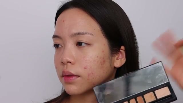 @haleykimaking reviewing JUNG SAEM MOOL Artist Concealer Palette at 07:21 in a YouTube Shorts video