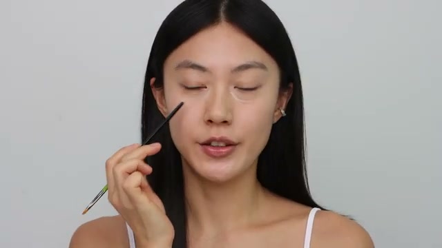 @haleykimaking reviewing L'oreal Infallible Full Wear Concealer at 17:52 in a YouTube Shorts video