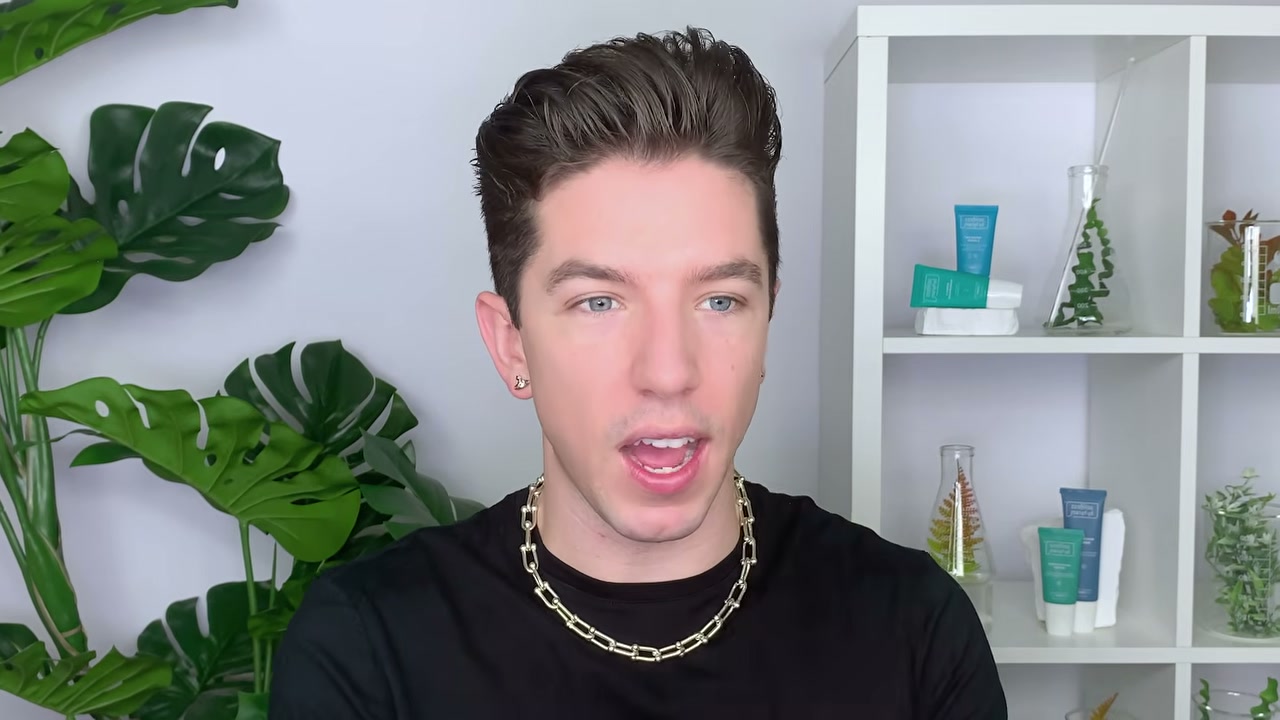 @hyram reviewing Caudalie Beauty Facial Mist at 05:17 in a YouTube Shorts video