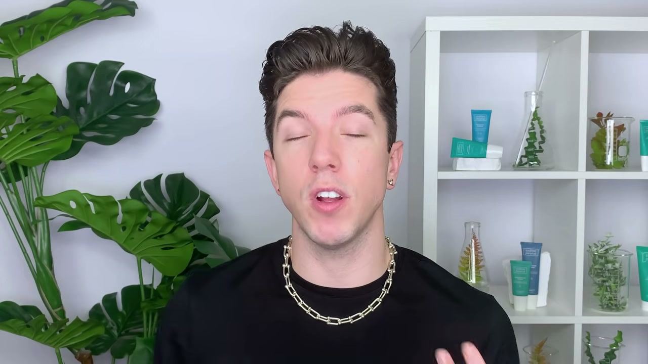 @hyram reviewing Selfless Pore Clearing & Oil Control Serum at 18:49 in a YouTube Shorts video