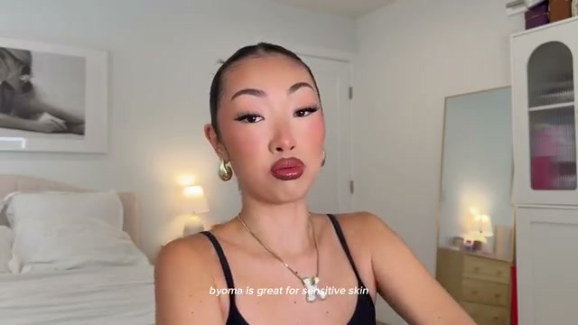 @itsbabykelz reviewing Bioma Body Lotion at 11:17 in a YouTube Shorts video