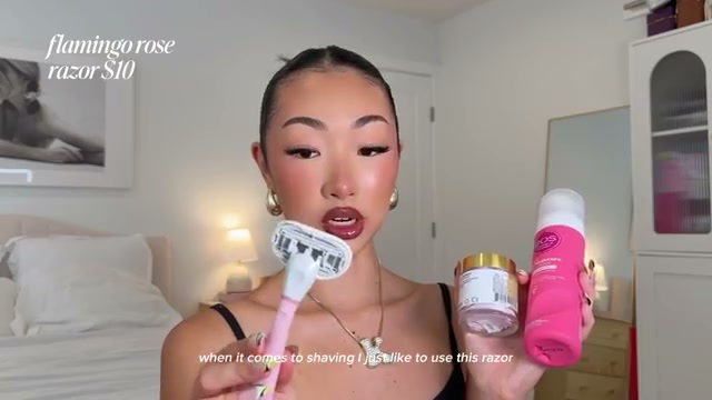 @itsbabykelz reviewing Flamingo Razor at 03:58 in a YouTube Shorts video