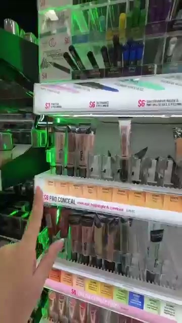 @itsbabykelz reviewing L.A. Girl HD Pro.Conceal at 00:23 in a YouTube Shorts video
