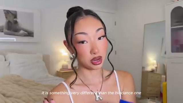 itsbabykelz mentioning Medicube Zero Pore Pad at 09:25 in their YouTube video
