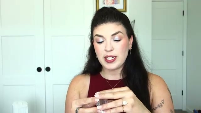@itsjensworld14 reviewing Essence Mono Eyeshadow at 07:27 in a YouTube Shorts video