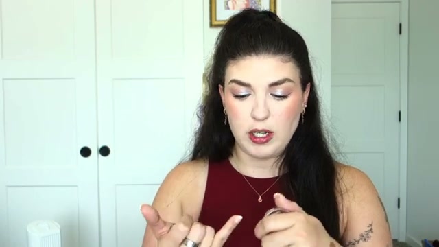 @itsjensworld14 reviewing Essence Mono Eyeshadow at 08:09 in a YouTube Shorts video