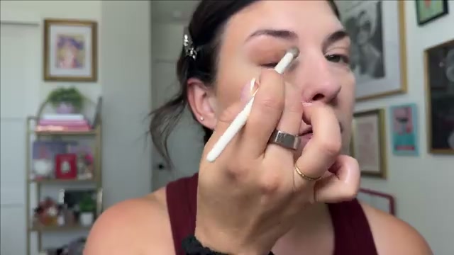 @itsjensworld14 reviewing MAKEUP BY MARIO Master Mattes Longwear Cream Shadow at 03:46 in a YouTube Shorts video