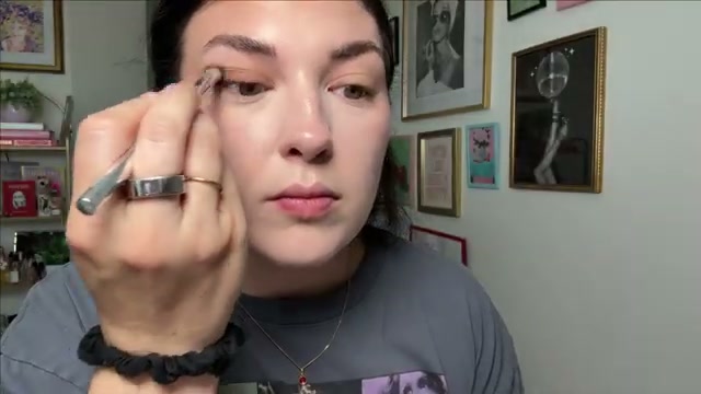 @itsjensworld14 reviewing Merit Solo Shadow at 04:43 in a YouTube Shorts video