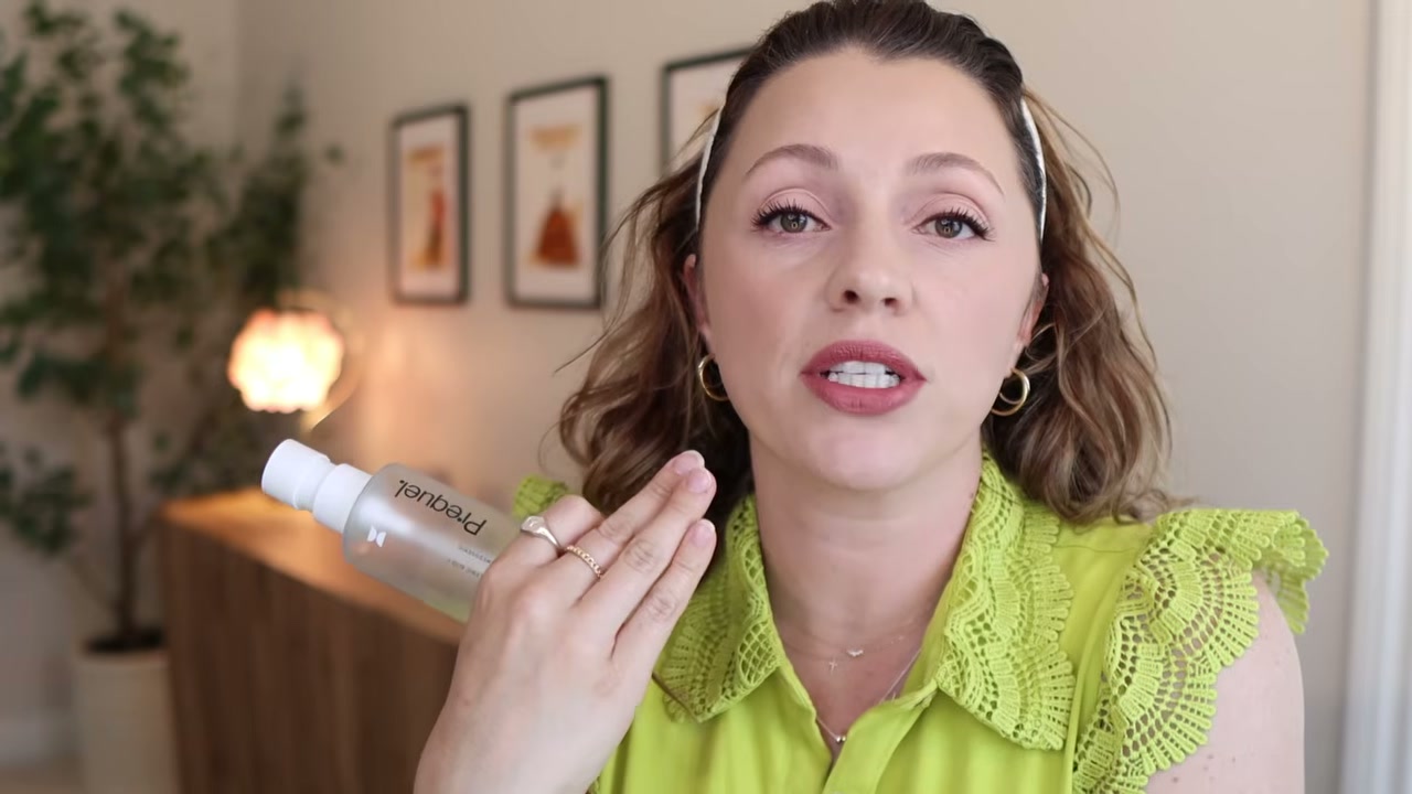 @itsjessicabraun reviewing Prequel Pre-Gleanse Cleansing Oil at 05:01 in a YouTube Shorts video