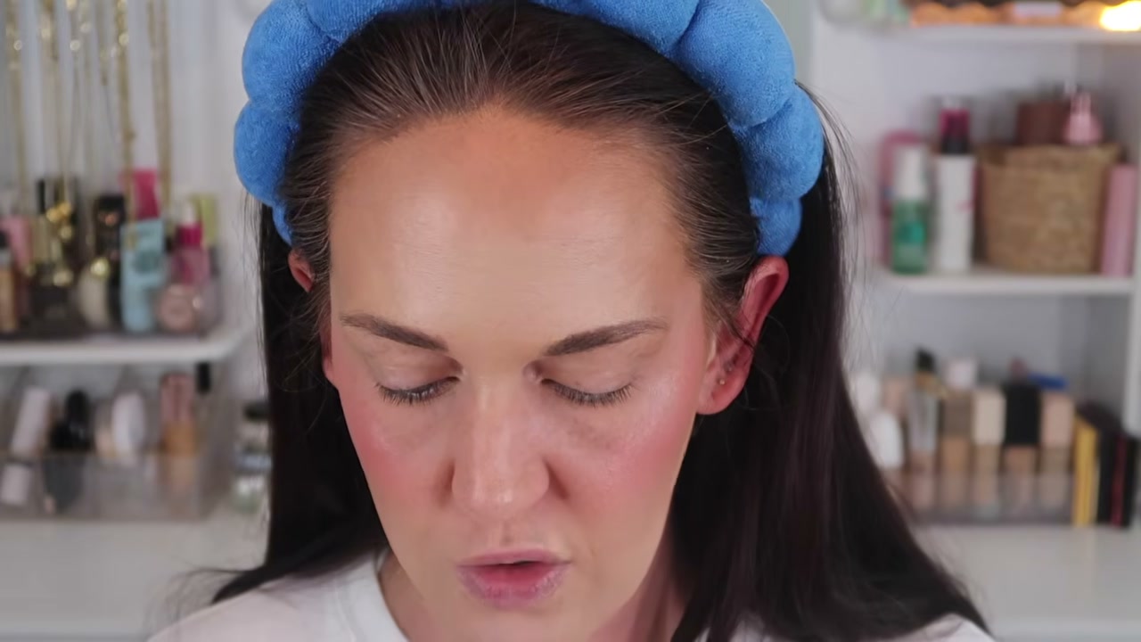 @itsjuststephslife reviewing Ulta Beauty Longwear Matte Eyeshadow Primer at 39:16 in a YouTube Shorts video