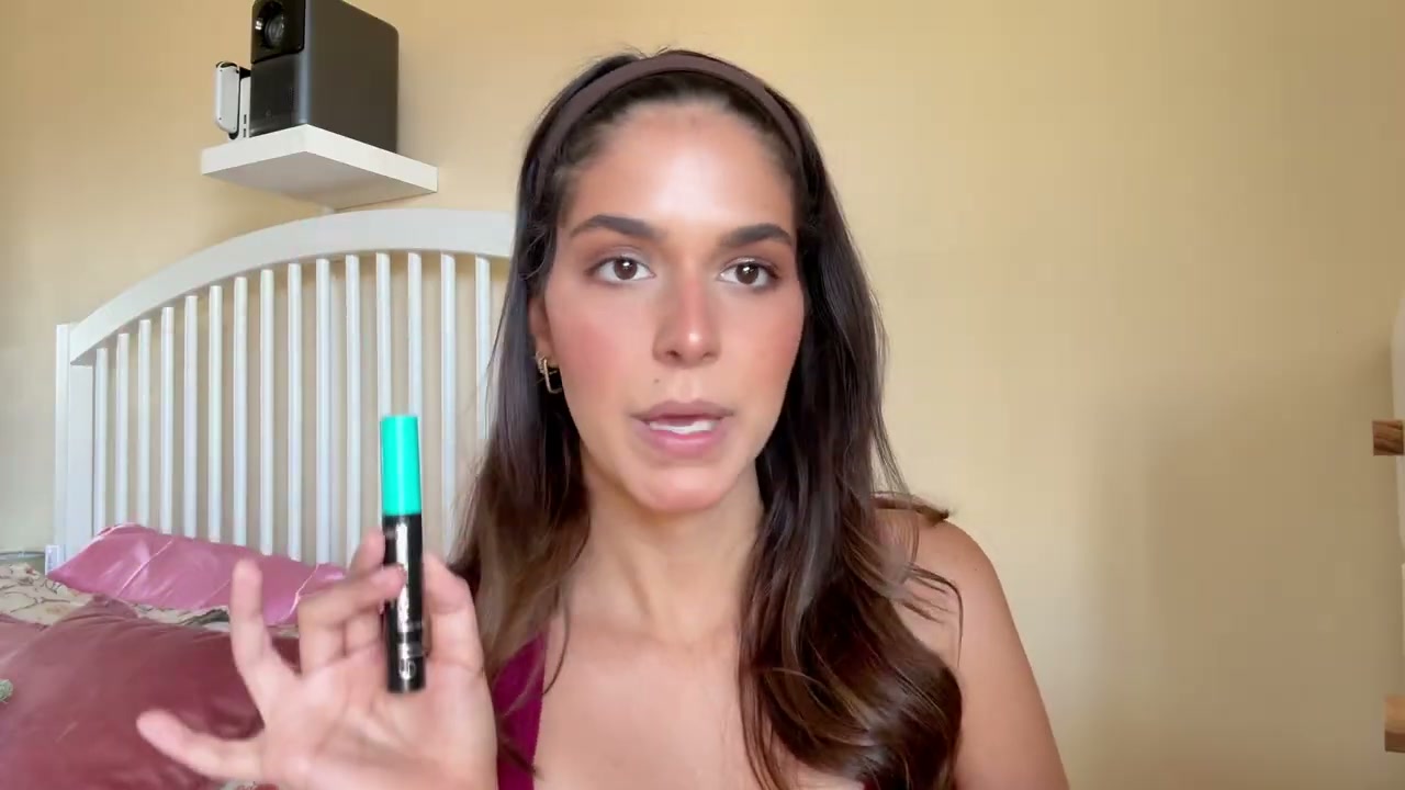 @itslifebycat reviewing Helena Rubinstein Extender Mascara at 13:15 in a YouTube Shorts video